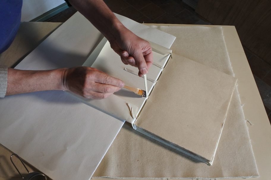 Fixation des supports de couture