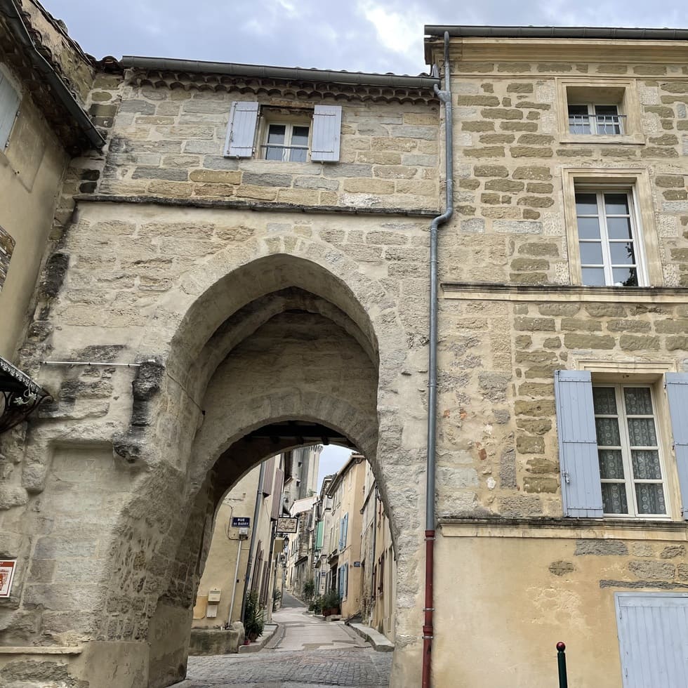 Barbentane Village Implantation Anaphore